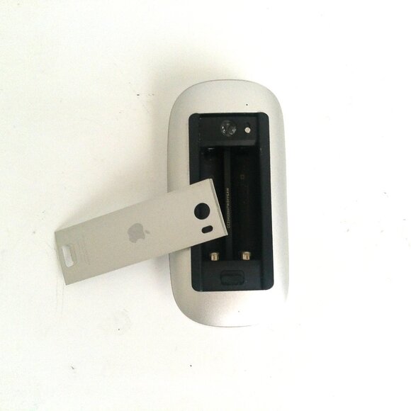 Apple A1296 Wireless Bluetooth Magic Laser Mouse White - Picture 6 of 7